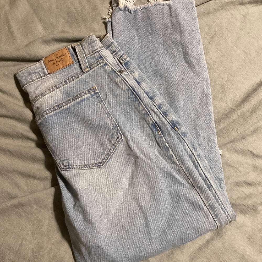 Abercrombie light wash women’s jeans